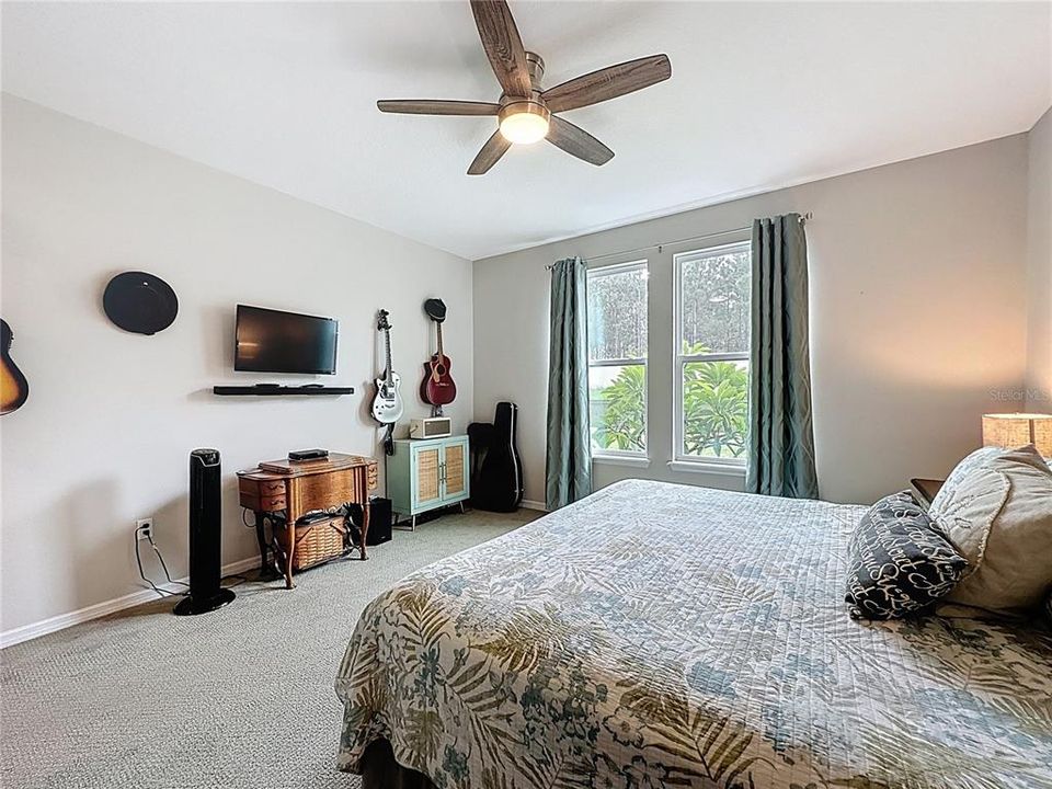 Active With Contract: $340,000 (2 beds, 2 baths, 1568 Square Feet)