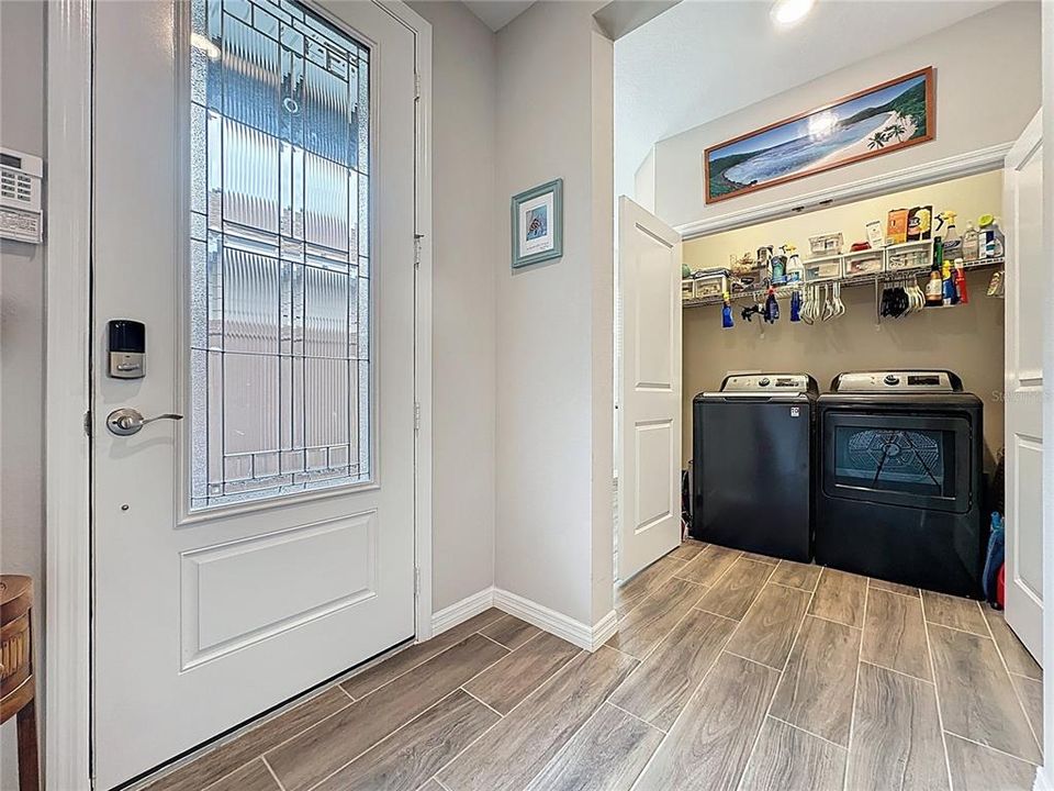 Active With Contract: $340,000 (2 beds, 2 baths, 1568 Square Feet)