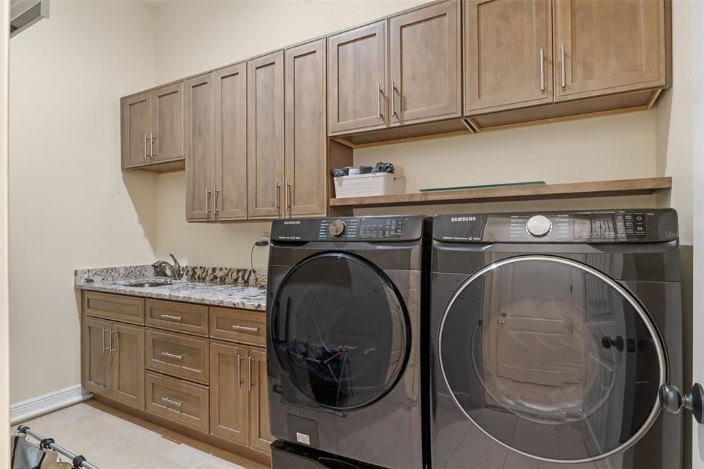 На продажу: $1,100,000 (5 спален, 6 ванн, 4048 Квадратных фут)