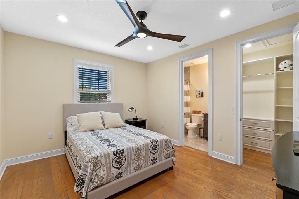 На продажу: $1,100,000 (5 спален, 6 ванн, 4048 Квадратных фут)