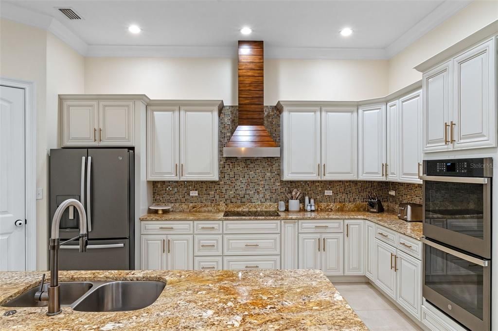 На продажу: $1,100,000 (5 спален, 6 ванн, 4048 Квадратных фут)