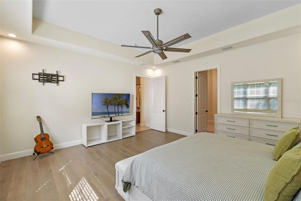 На продажу: $1,100,000 (5 спален, 6 ванн, 4048 Квадратных фут)