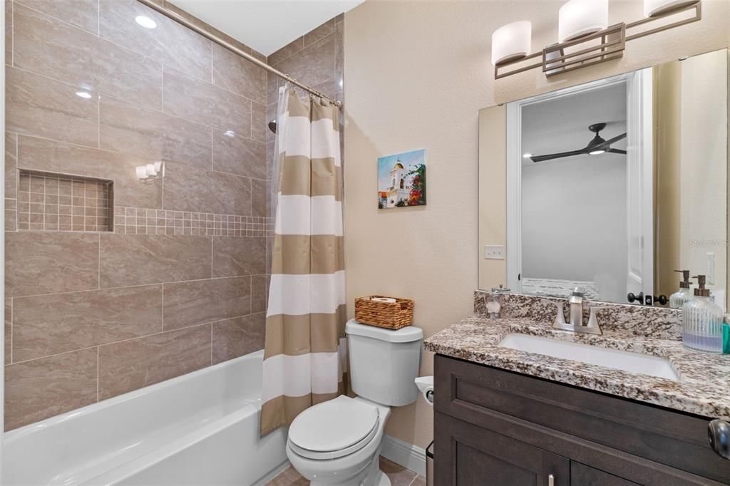 На продажу: $1,100,000 (5 спален, 6 ванн, 4048 Квадратных фут)