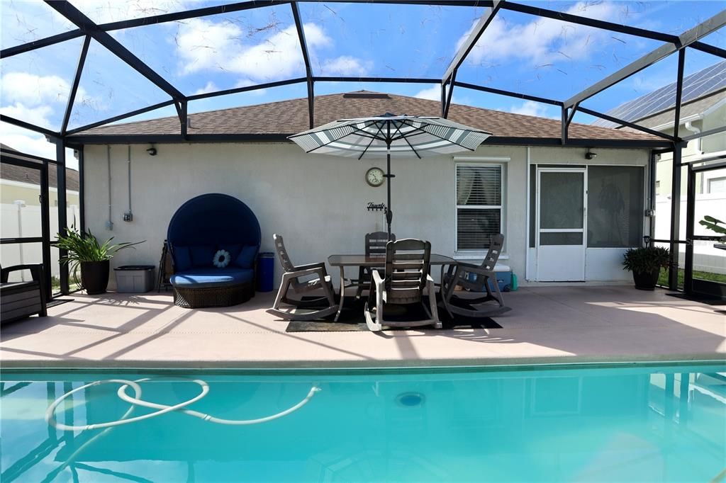 Под контрактом: $345,000 (3 спален, 2 ванн, 1222 Квадратных фут)