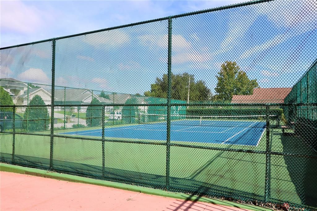 Под контрактом: $345,000 (3 спален, 2 ванн, 1222 Квадратных фут)