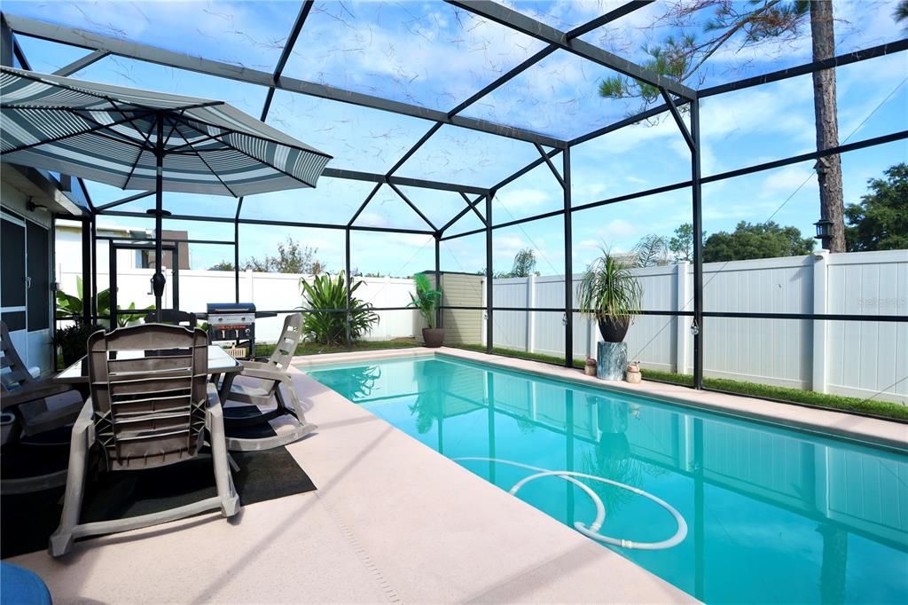 Под контрактом: $345,000 (3 спален, 2 ванн, 1222 Квадратных фут)