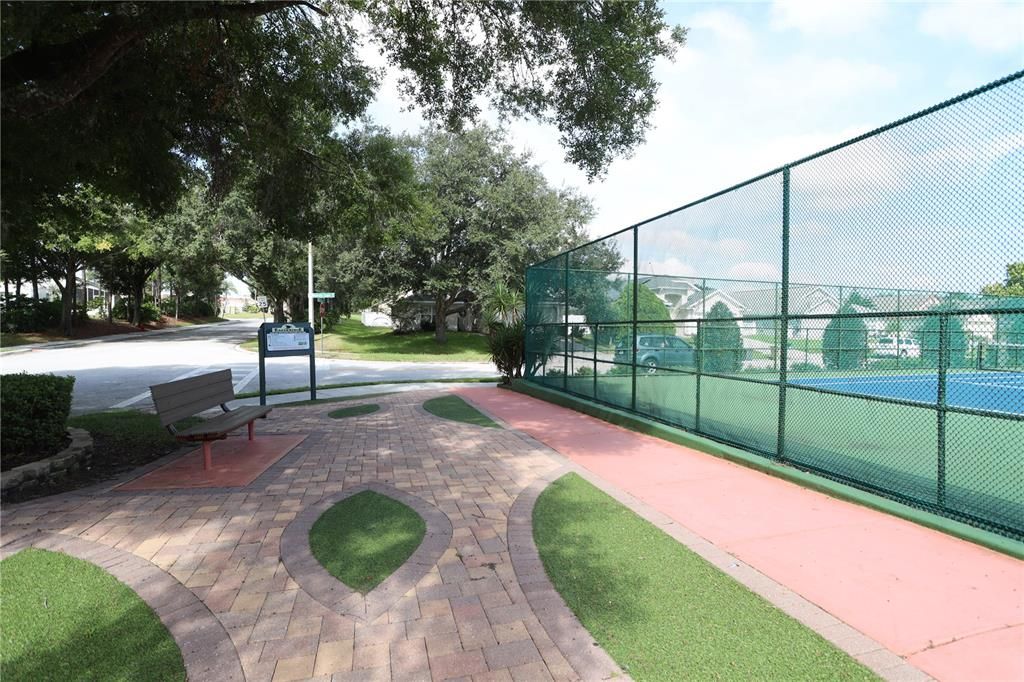 Под контрактом: $345,000 (3 спален, 2 ванн, 1222 Квадратных фут)