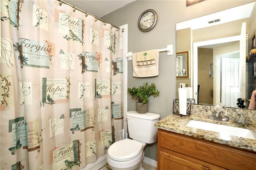 Под контрактом: $345,000 (3 спален, 2 ванн, 1222 Квадратных фут)