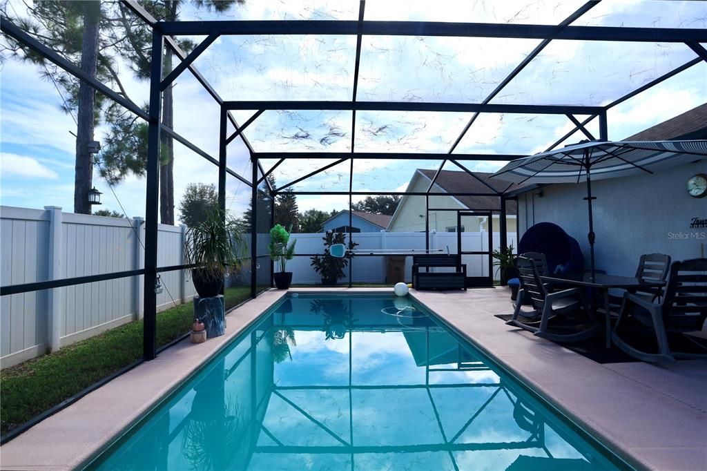 Под контрактом: $345,000 (3 спален, 2 ванн, 1222 Квадратных фут)