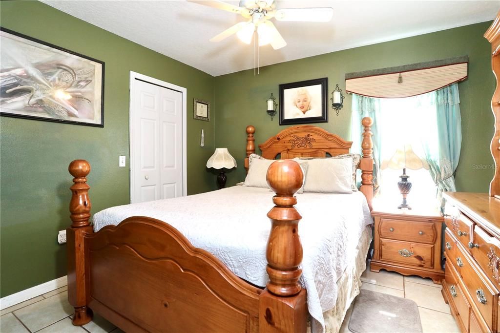 Под контрактом: $345,000 (3 спален, 2 ванн, 1222 Квадратных фут)