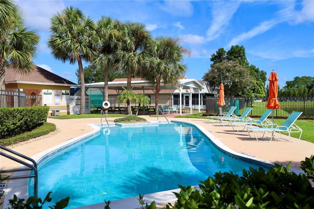 Под контрактом: $345,000 (3 спален, 2 ванн, 1222 Квадратных фут)