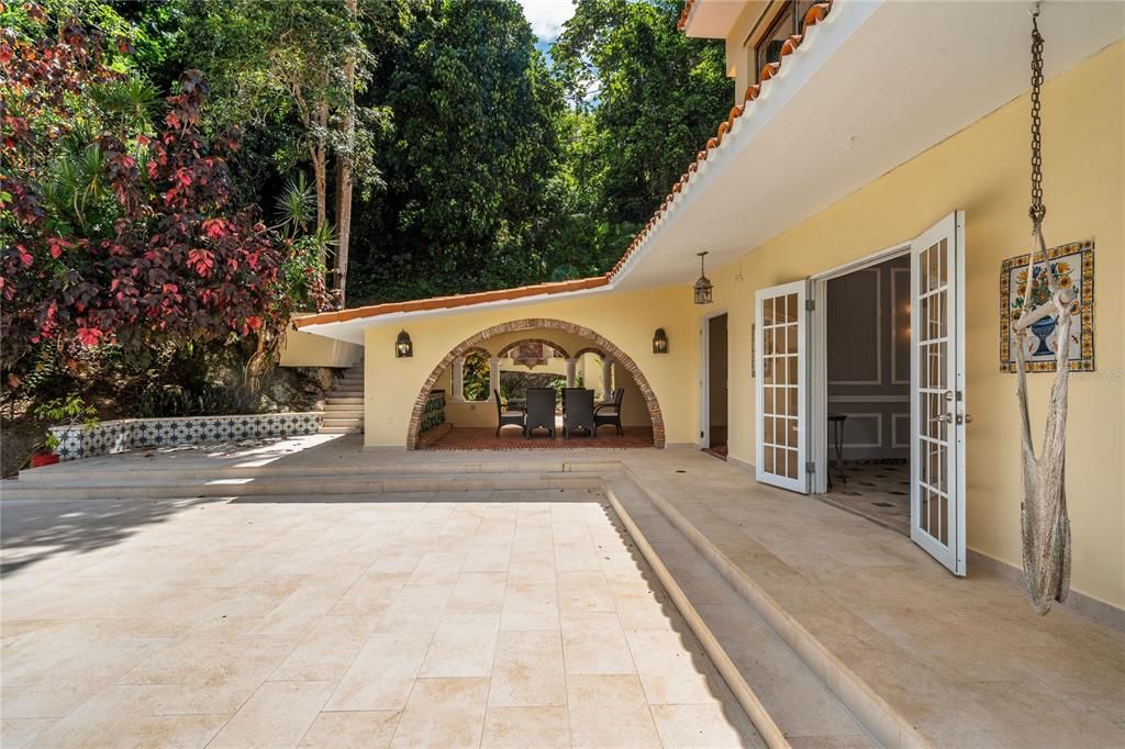 En Venta: $1,100,000 (4 camas, 3 baños, 3633 Pies cuadrados)