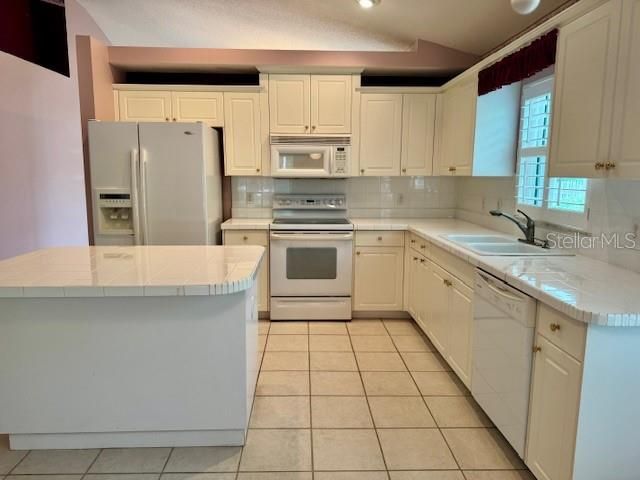 For Sale: $430,000 (3 beds, 2 baths, 2011 Square Feet)