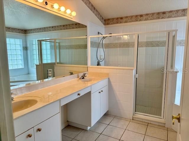 For Sale: $430,000 (3 beds, 2 baths, 2011 Square Feet)