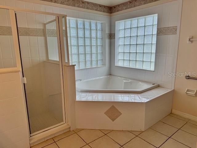 For Sale: $430,000 (3 beds, 2 baths, 2011 Square Feet)