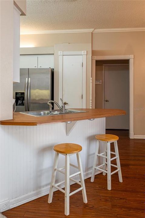 For Sale: $369,000 (3 beds, 2 baths, 1704 Square Feet)