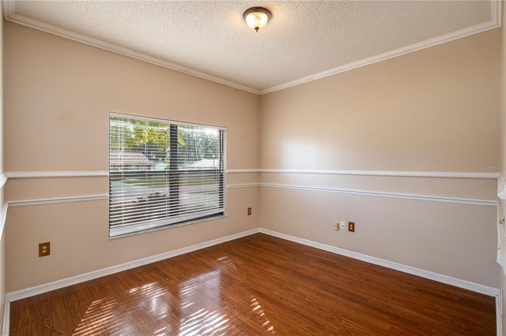 For Sale: $369,000 (3 beds, 2 baths, 1704 Square Feet)