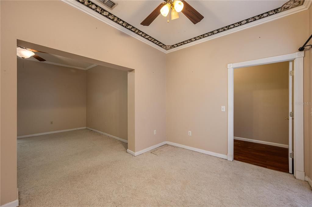 For Sale: $369,000 (3 beds, 2 baths, 1704 Square Feet)