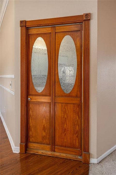 For Sale: $369,000 (3 beds, 2 baths, 1704 Square Feet)