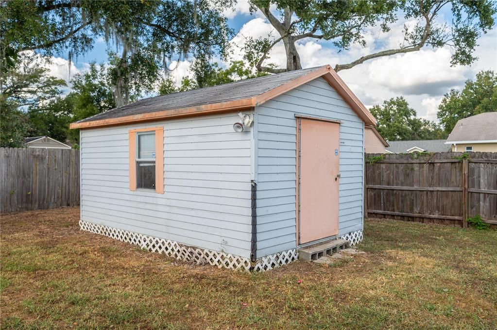 For Sale: $369,000 (3 beds, 2 baths, 1704 Square Feet)