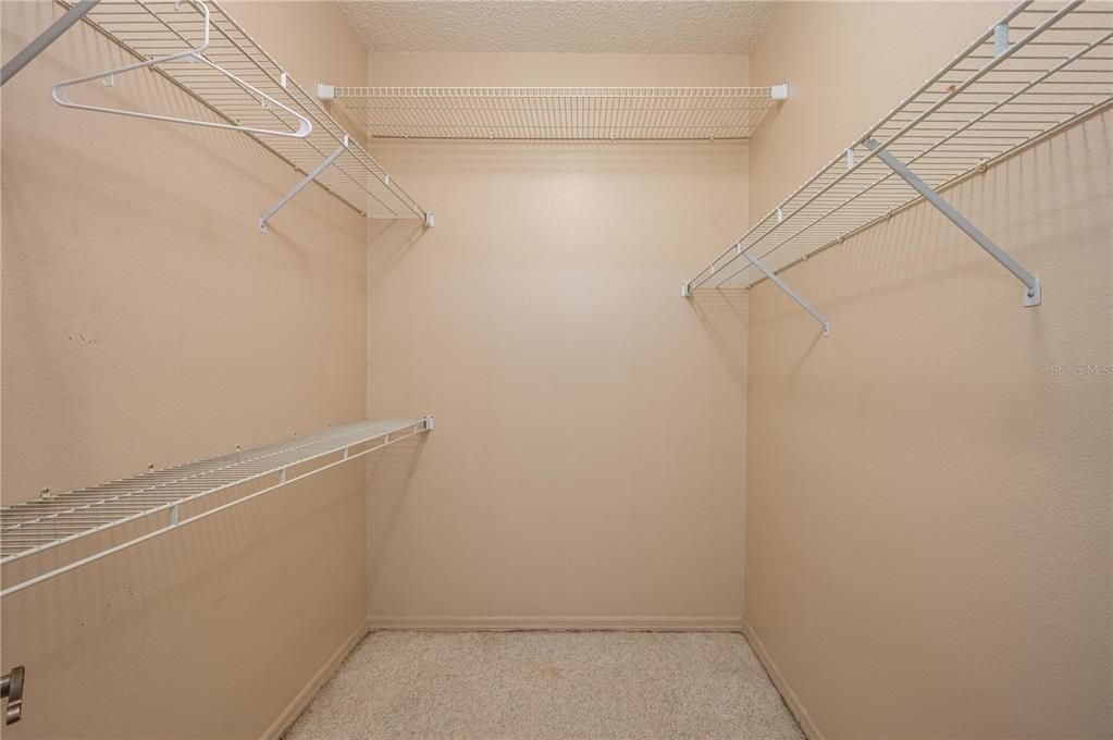 For Sale: $369,000 (3 beds, 2 baths, 1704 Square Feet)