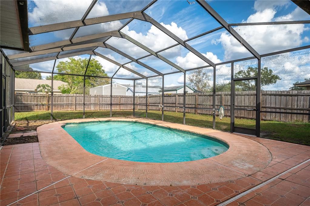 For Sale: $369,000 (3 beds, 2 baths, 1704 Square Feet)