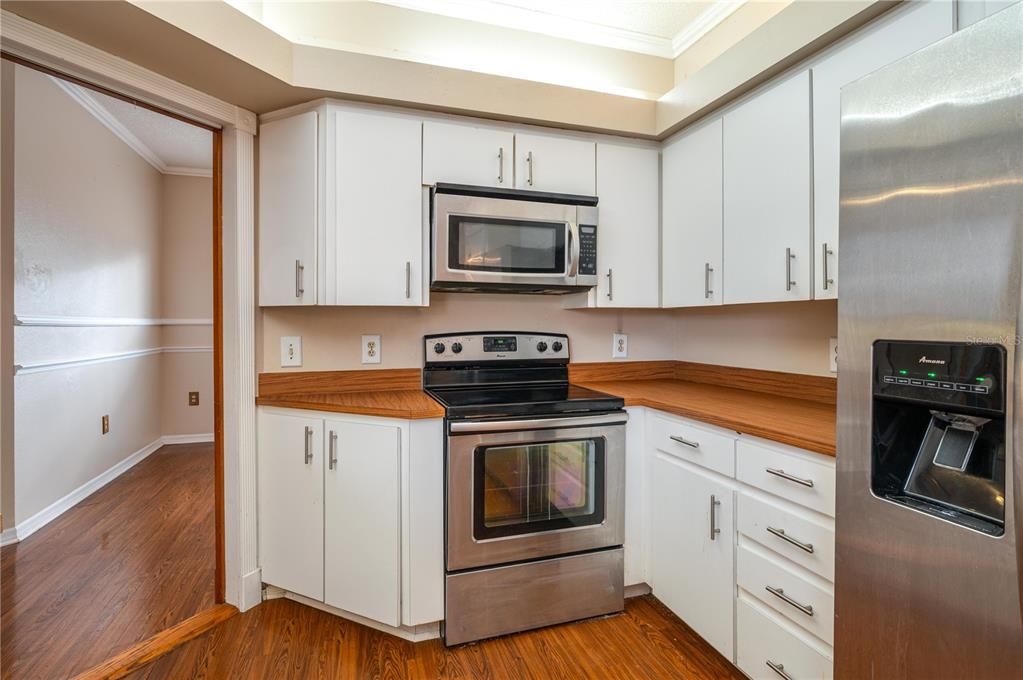 For Sale: $369,000 (3 beds, 2 baths, 1704 Square Feet)