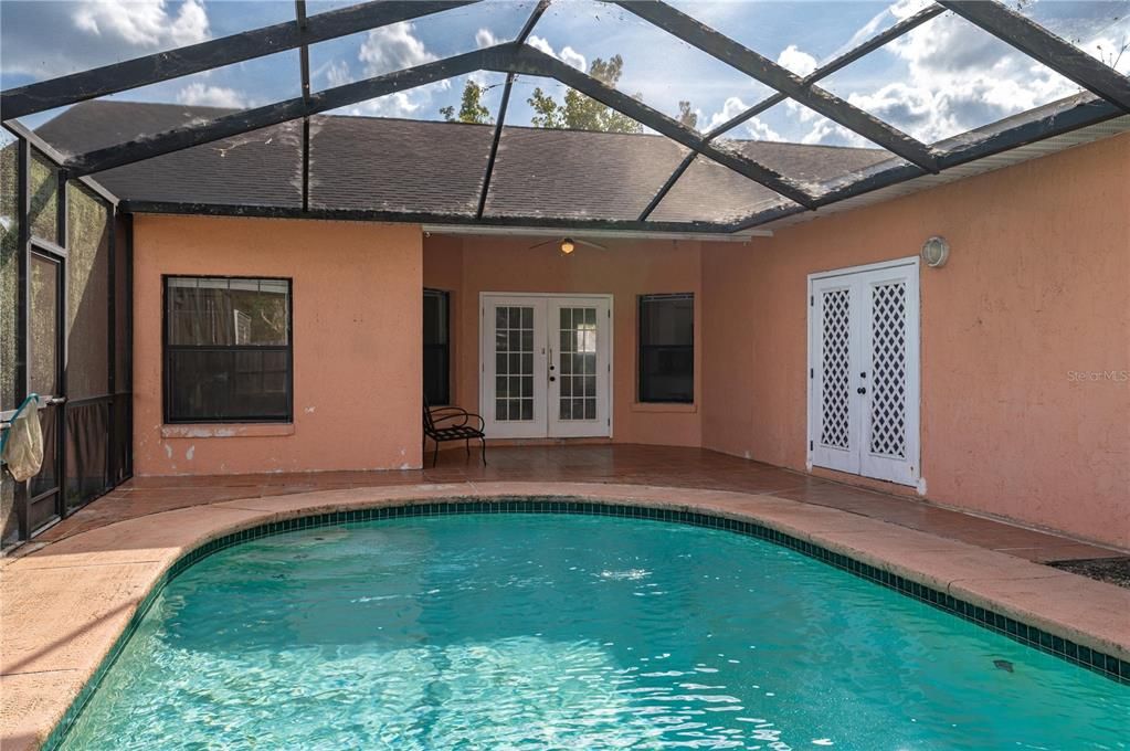 For Sale: $369,000 (3 beds, 2 baths, 1704 Square Feet)