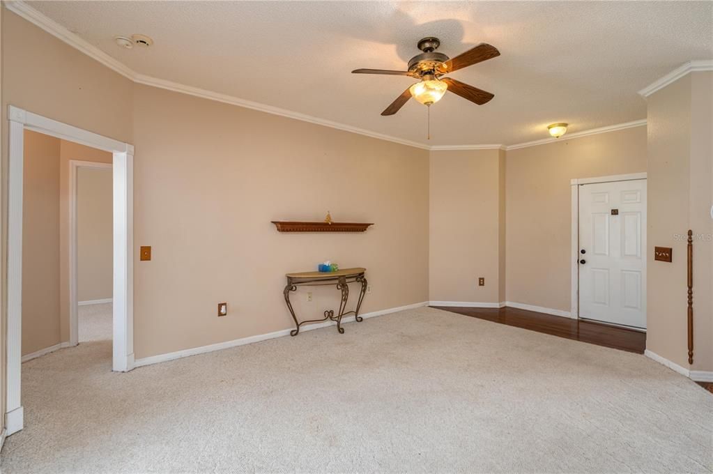 For Sale: $369,000 (3 beds, 2 baths, 1704 Square Feet)