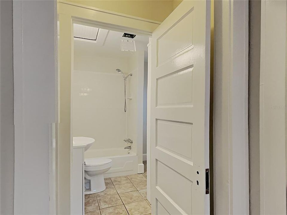 Active With Contract: $1,740 (1 beds, 1 baths, 540 Square Feet)