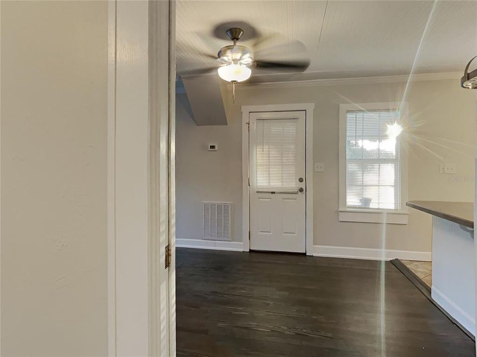 Active With Contract: $1,740 (1 beds, 1 baths, 540 Square Feet)