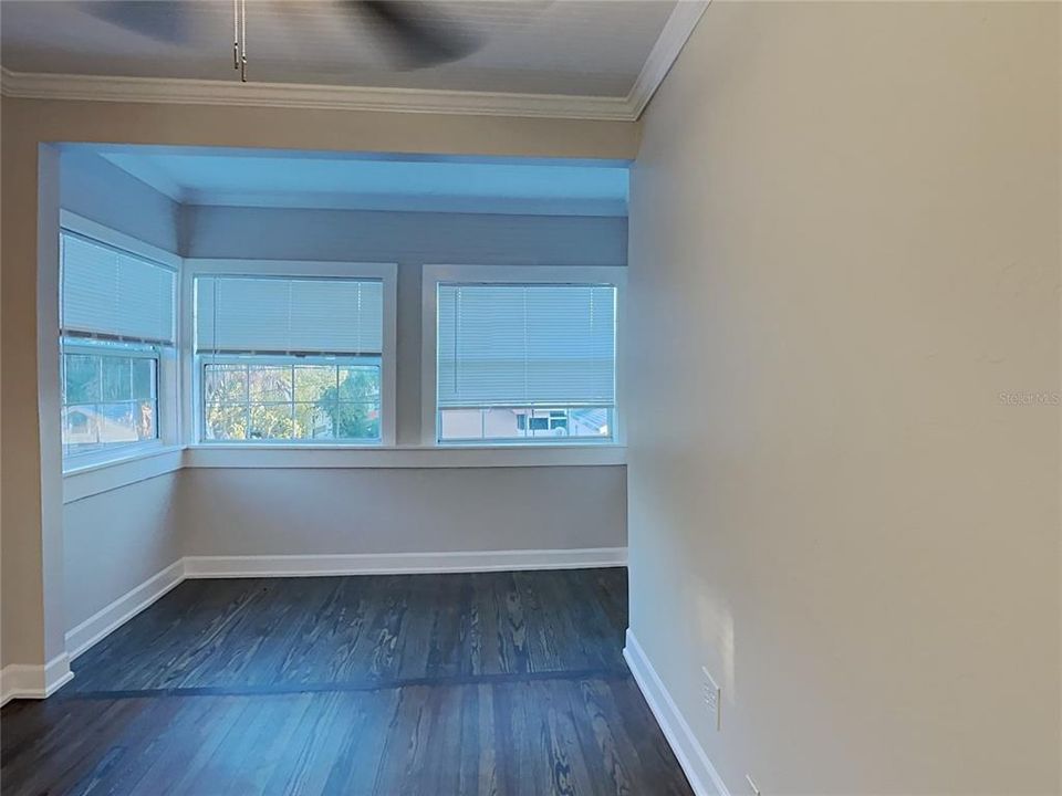 Active With Contract: $1,740 (1 beds, 1 baths, 540 Square Feet)