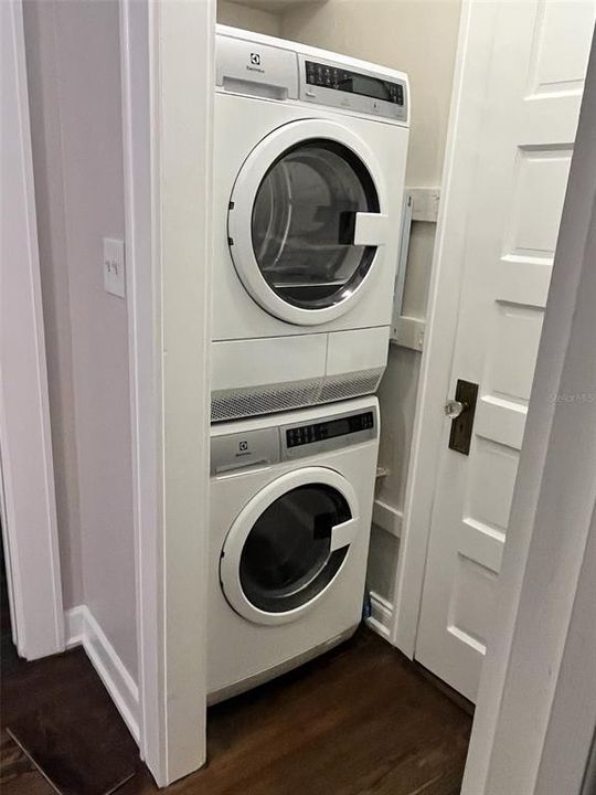 Active With Contract: $1,740 (1 beds, 1 baths, 540 Square Feet)