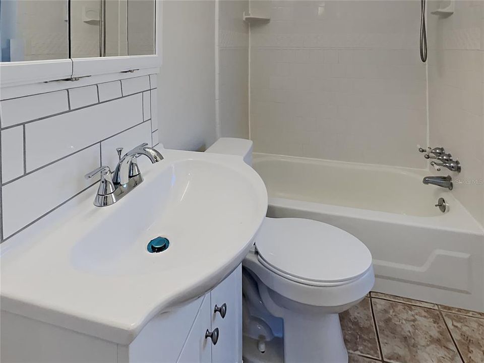Active With Contract: $1,740 (1 beds, 1 baths, 540 Square Feet)