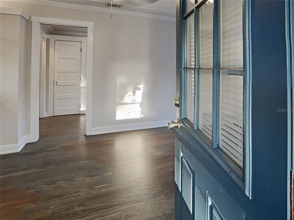 Active With Contract: $1,740 (1 beds, 1 baths, 540 Square Feet)