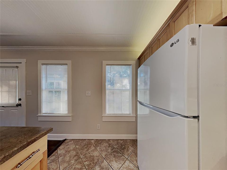 Active With Contract: $1,740 (1 beds, 1 baths, 540 Square Feet)