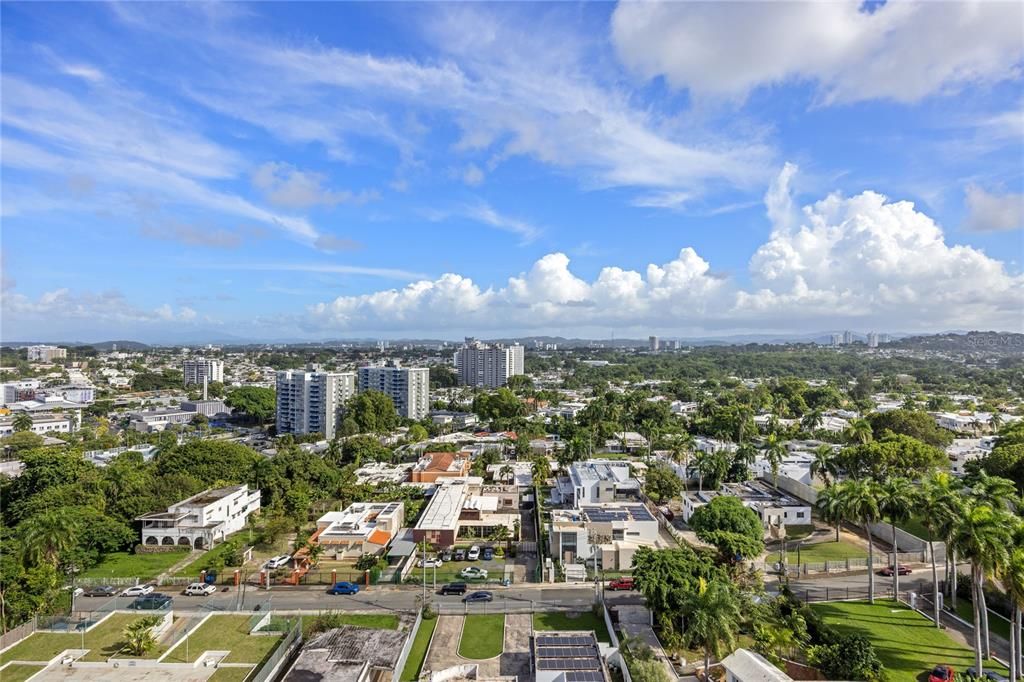 En Venta: $1,295,000 (3 camas, 2 baños, 2107 Pies cuadrados)