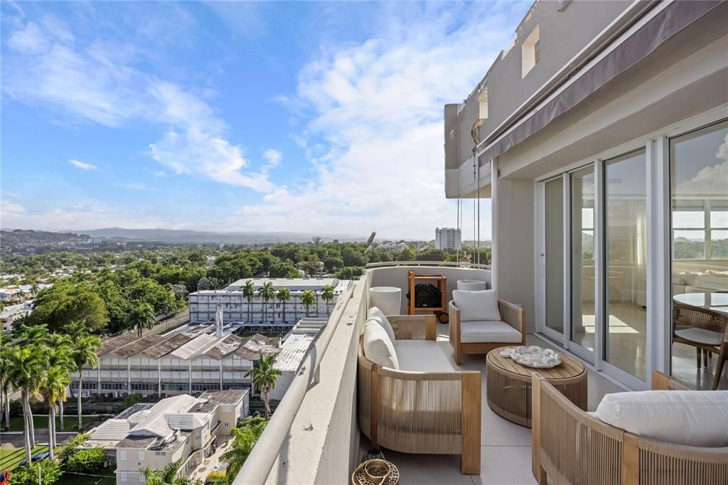 En Venta: $1,295,000 (3 camas, 2 baños, 2107 Pies cuadrados)