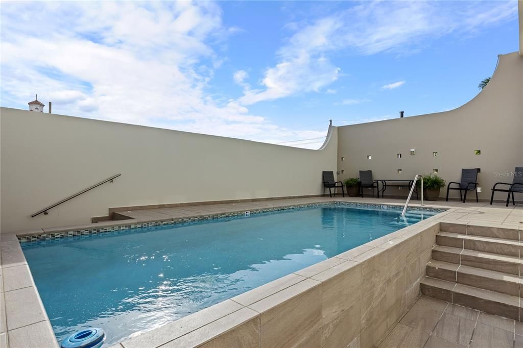 En Venta: $1,295,000 (3 camas, 2 baños, 2107 Pies cuadrados)