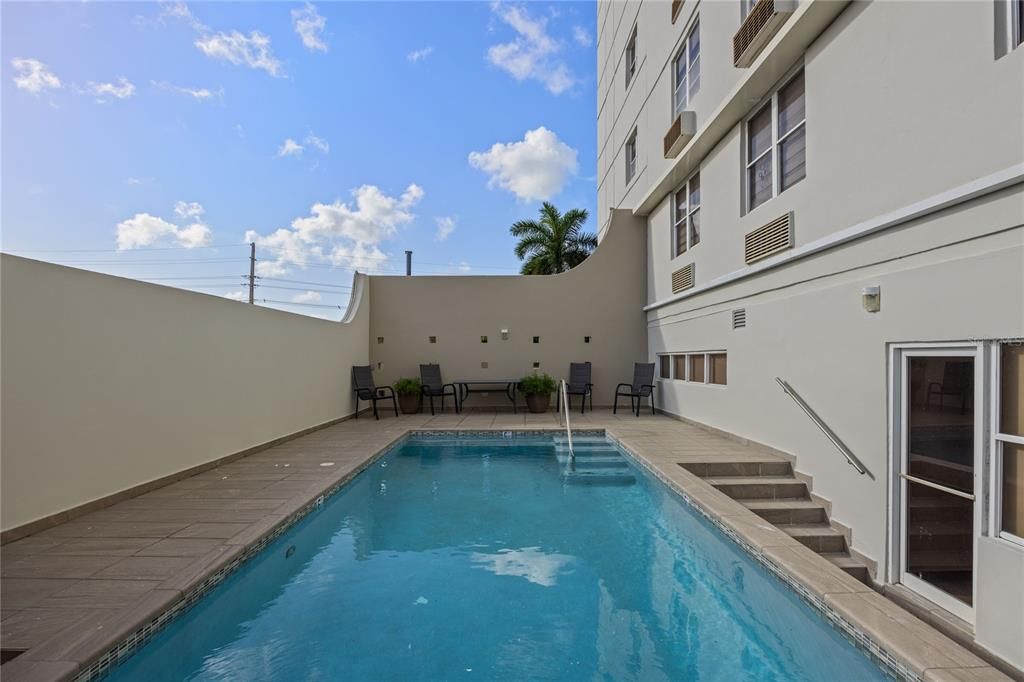 En Venta: $1,295,000 (3 camas, 2 baños, 2107 Pies cuadrados)