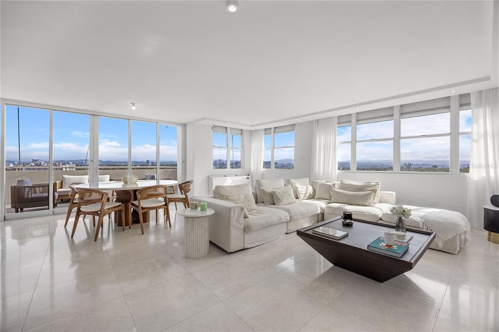 En Venta: $1,295,000 (3 camas, 2 baños, 2107 Pies cuadrados)