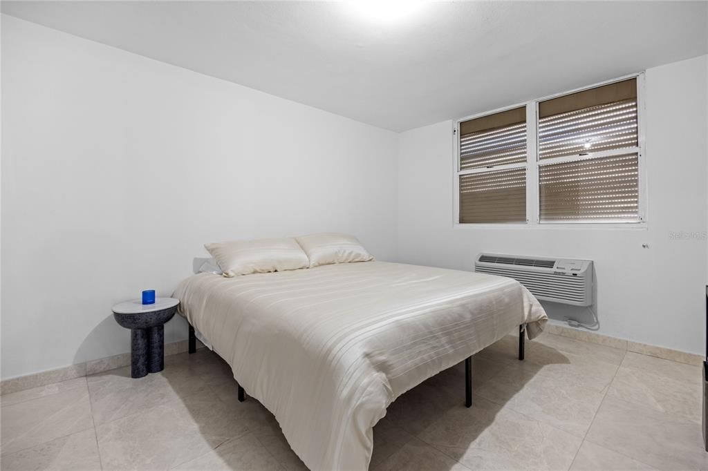 En Venta: $1,295,000 (3 camas, 2 baños, 2107 Pies cuadrados)