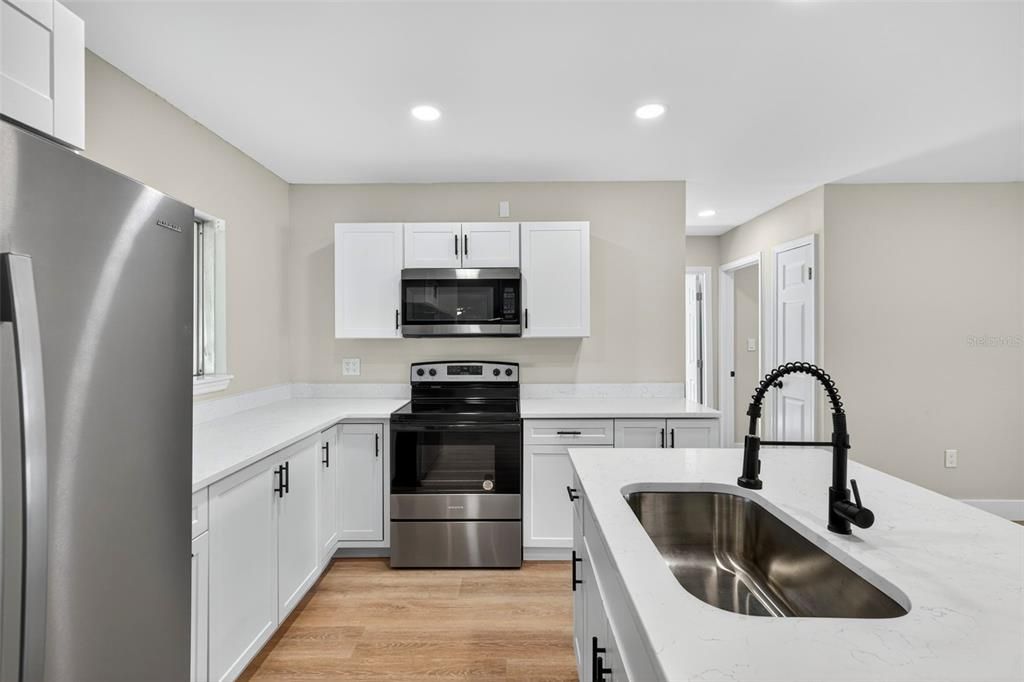 For Sale: $249,000 (3 beds, 2 baths, 1409 Square Feet)