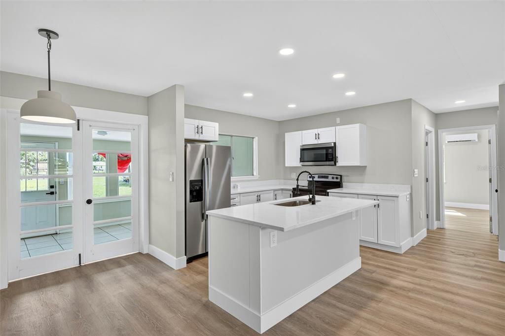 For Sale: $249,000 (3 beds, 2 baths, 1409 Square Feet)