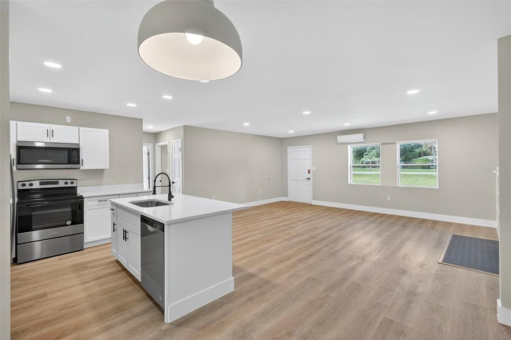 For Sale: $249,000 (3 beds, 2 baths, 1409 Square Feet)