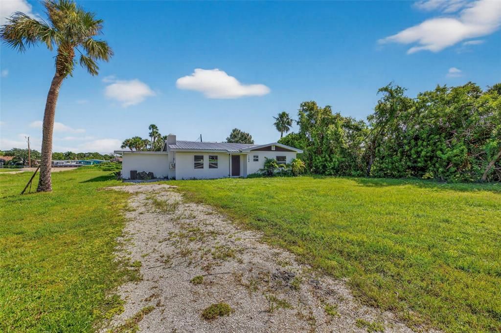 For Sale: $249,000 (3 beds, 2 baths, 1409 Square Feet)