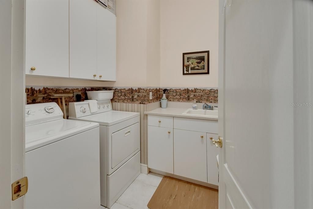 En Venta: $875,000 (4 camas, 3 baños, 3352 Pies cuadrados)