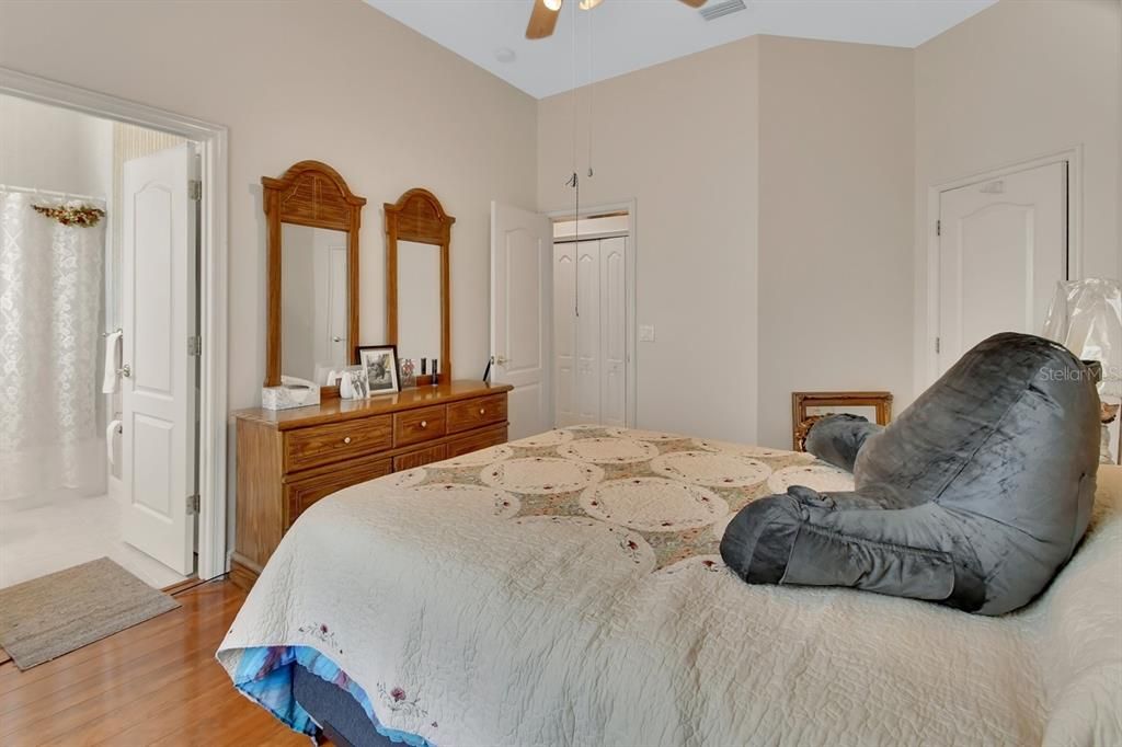 En Venta: $875,000 (4 camas, 3 baños, 3352 Pies cuadrados)