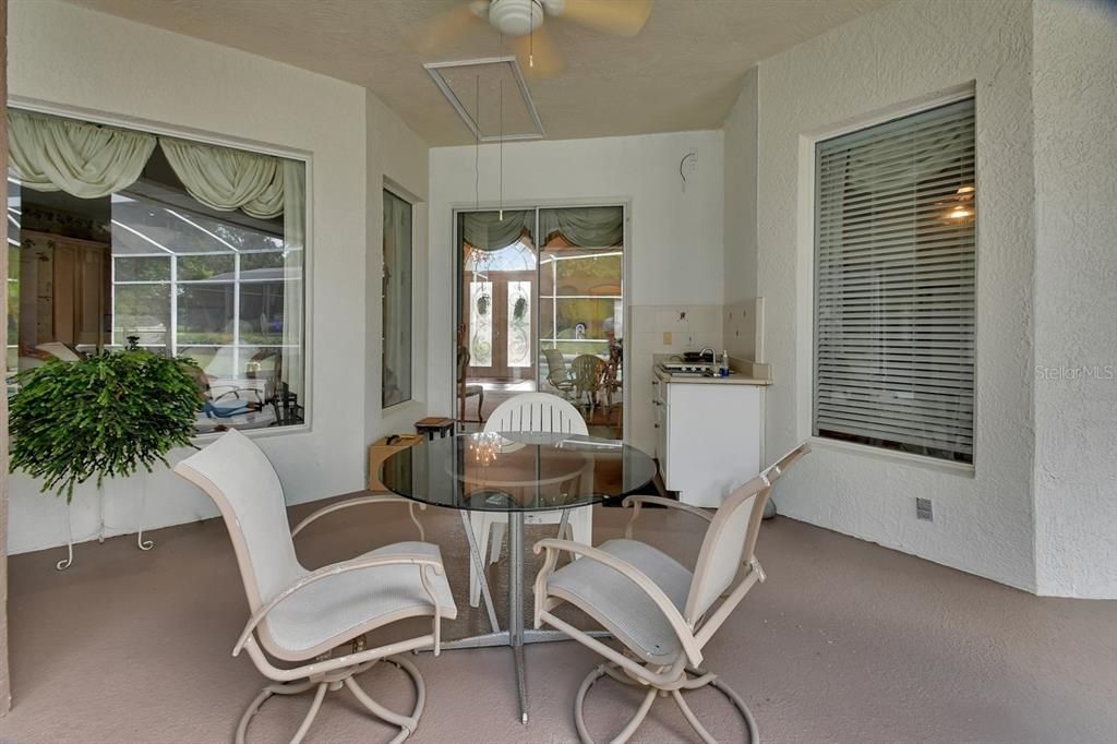 En Venta: $875,000 (4 camas, 3 baños, 3352 Pies cuadrados)