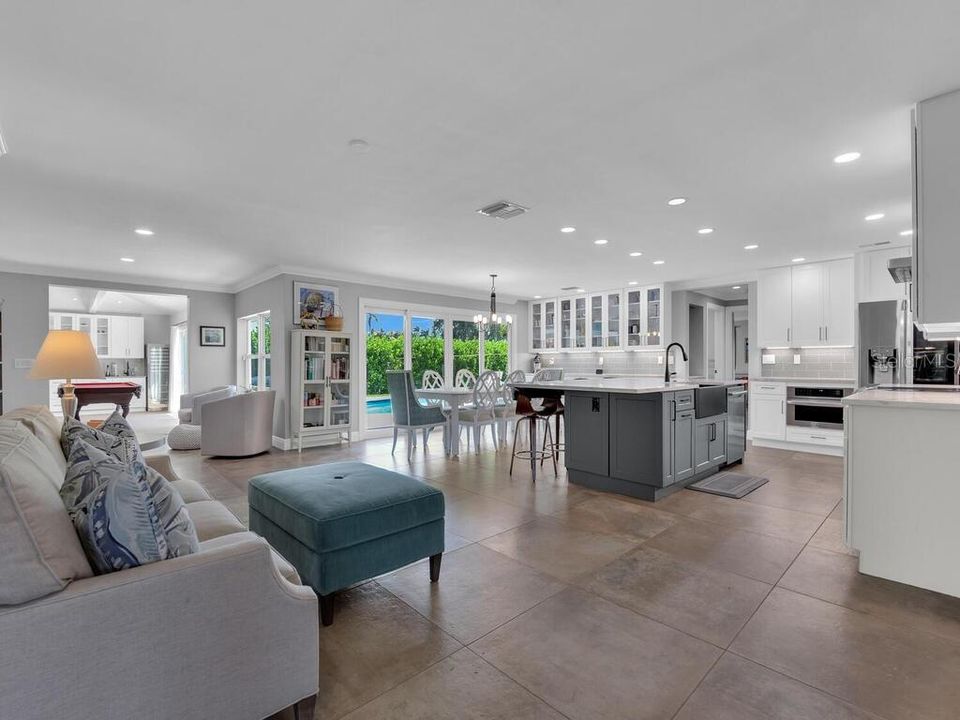 На продажу: $1,075,000 (5 спален, 4 ванн, 4048 Квадратных фут)